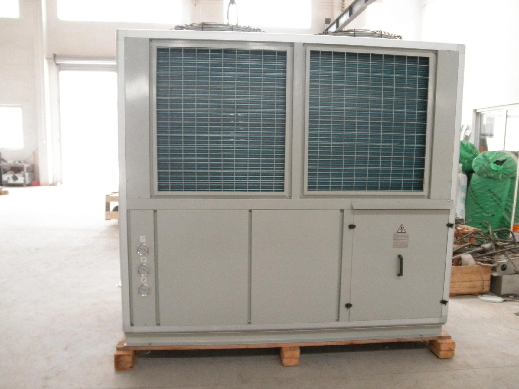 Envío de enfriador de agua en espiral refrigerado por aire de 45KW a Perú